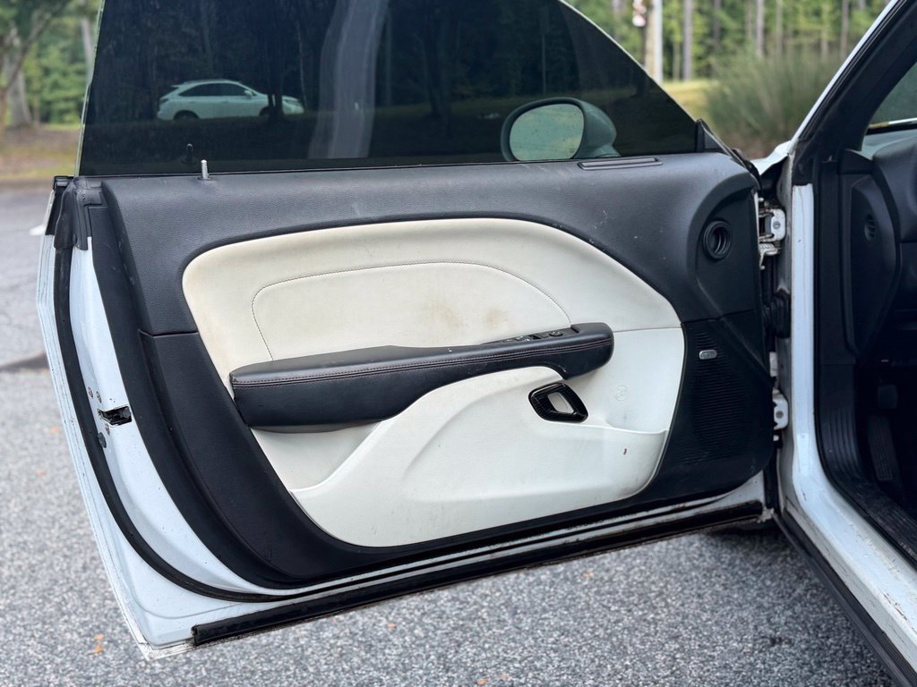 Used 2015 Dodge Challenger R/T Plus RWD image 9