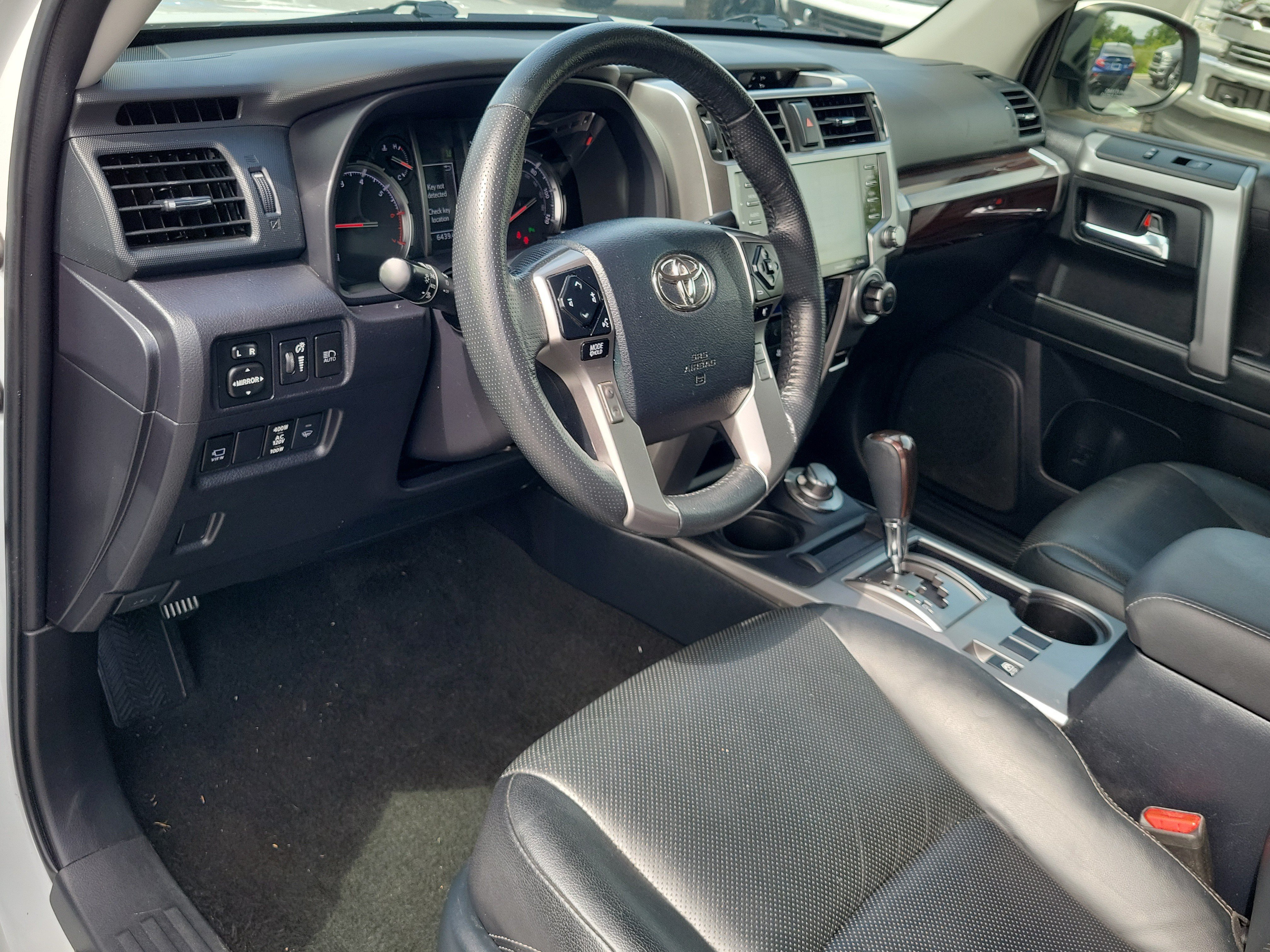 Used 2024 Toyota 4Runner Limited AWD/4WD image 20