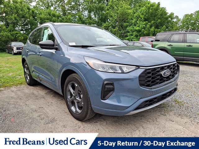 Used 2023 Ford Escape ST-Line w/ Tech Pack #1 AWD/4WD image 1