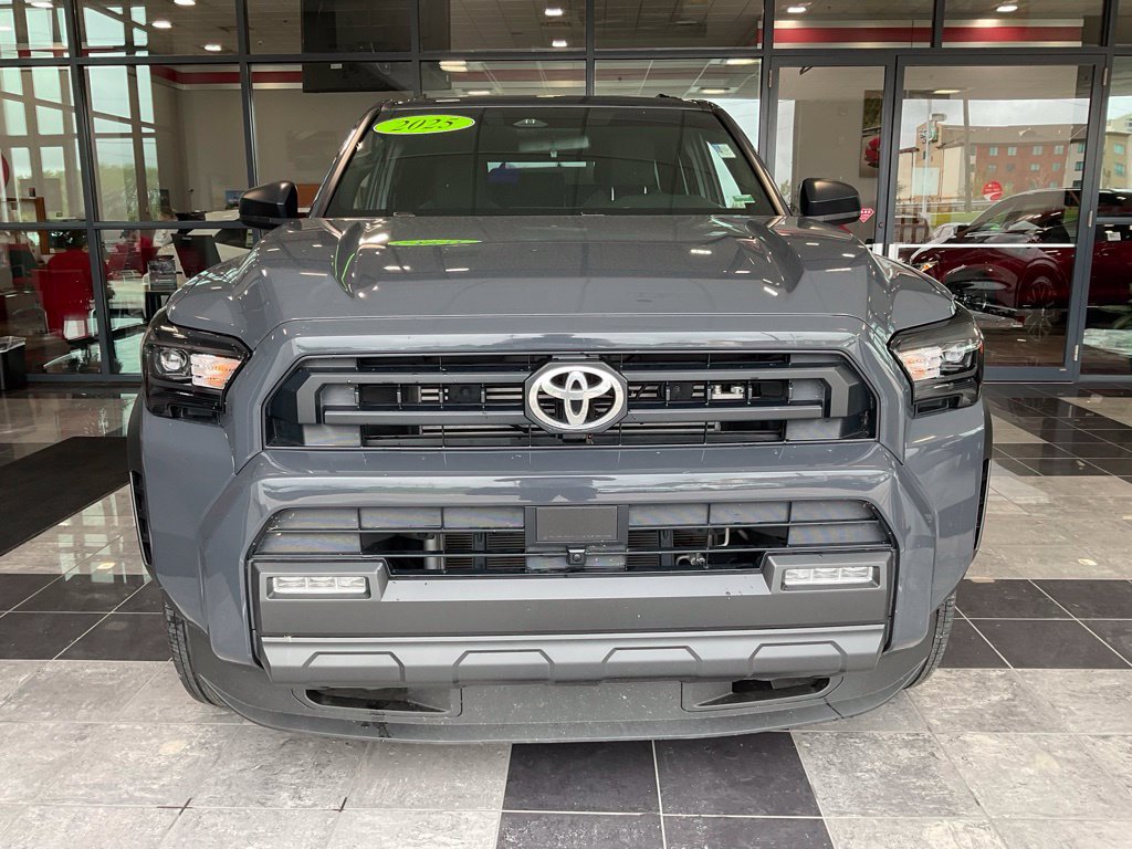 Certified 2025 Toyota 4Runner SR5 AWD/4WD image 2