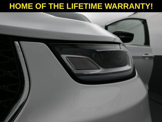 Used 2024 Chrysler Pacifica Touring-L image 52