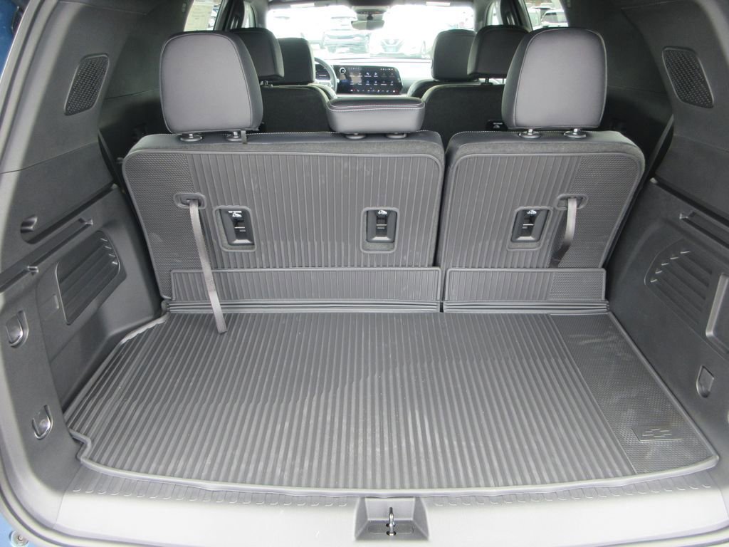 New 2026 Chevrolet Traverse LT w/ Sun and Wheel Package image 11