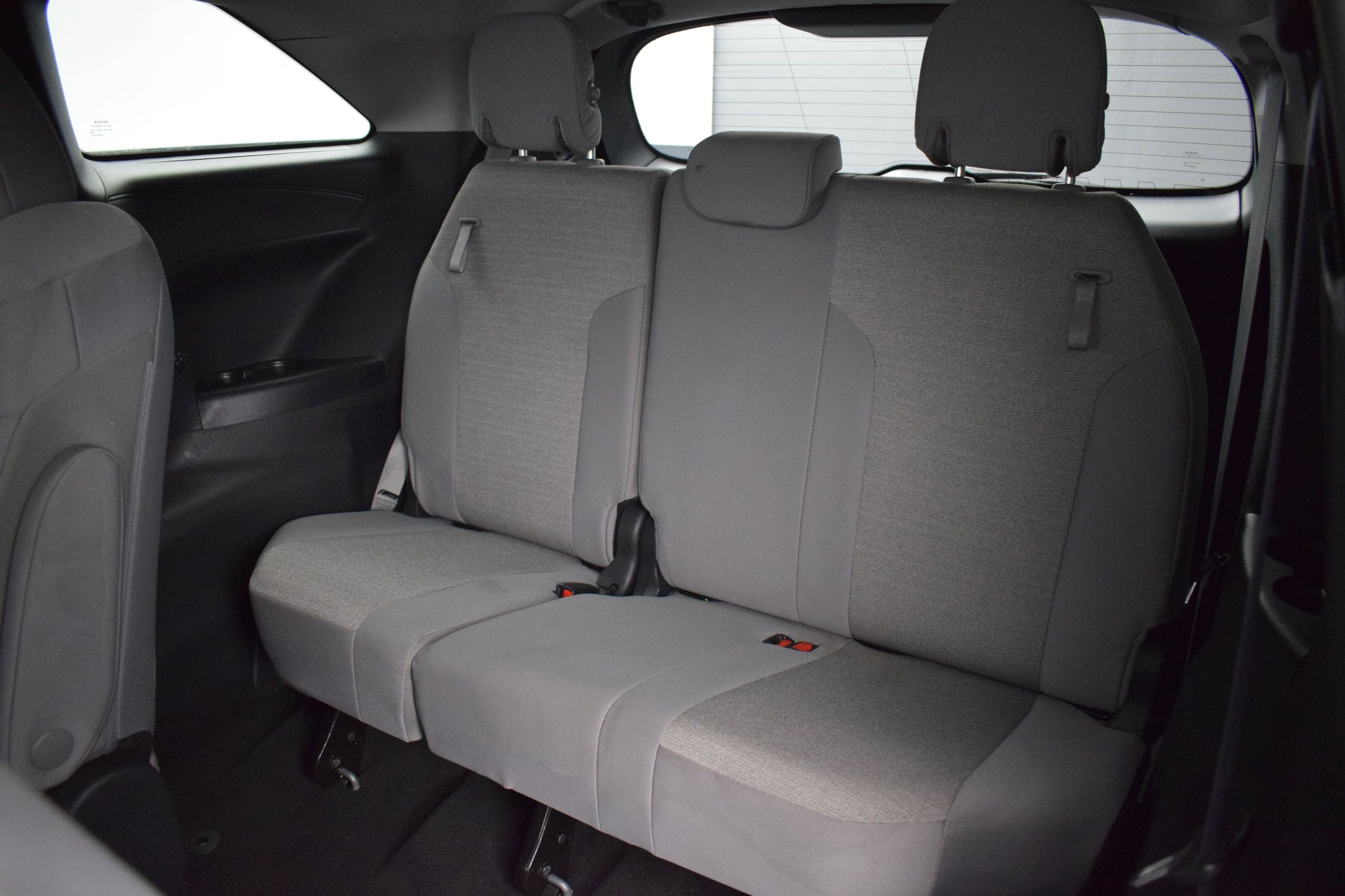 Used 2025 Toyota Sienna LE FWD image 13