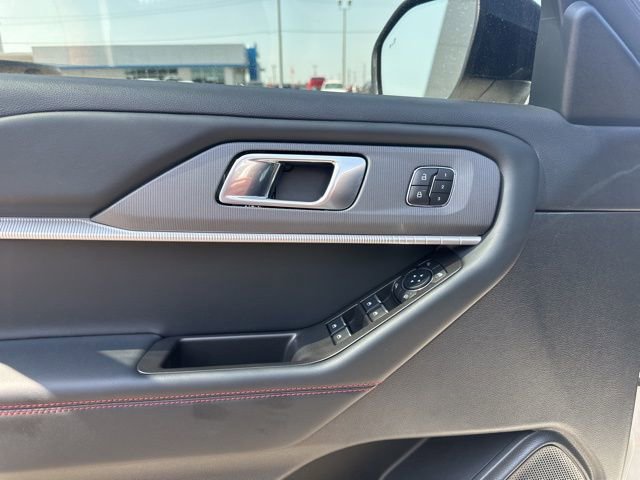 Used 2025 Ford Explorer ST image 37