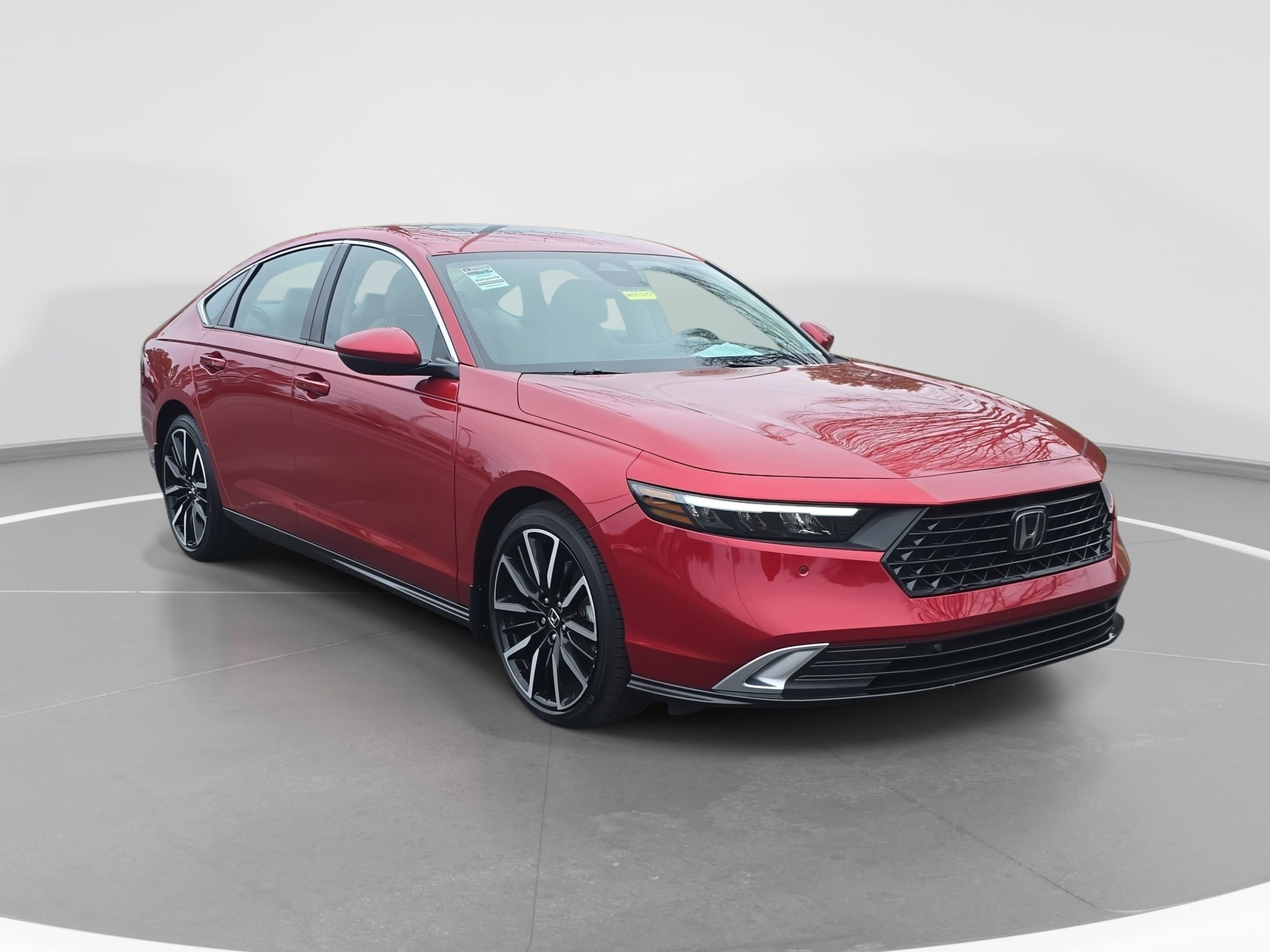 Used 2023 Honda Accord Touring image 3