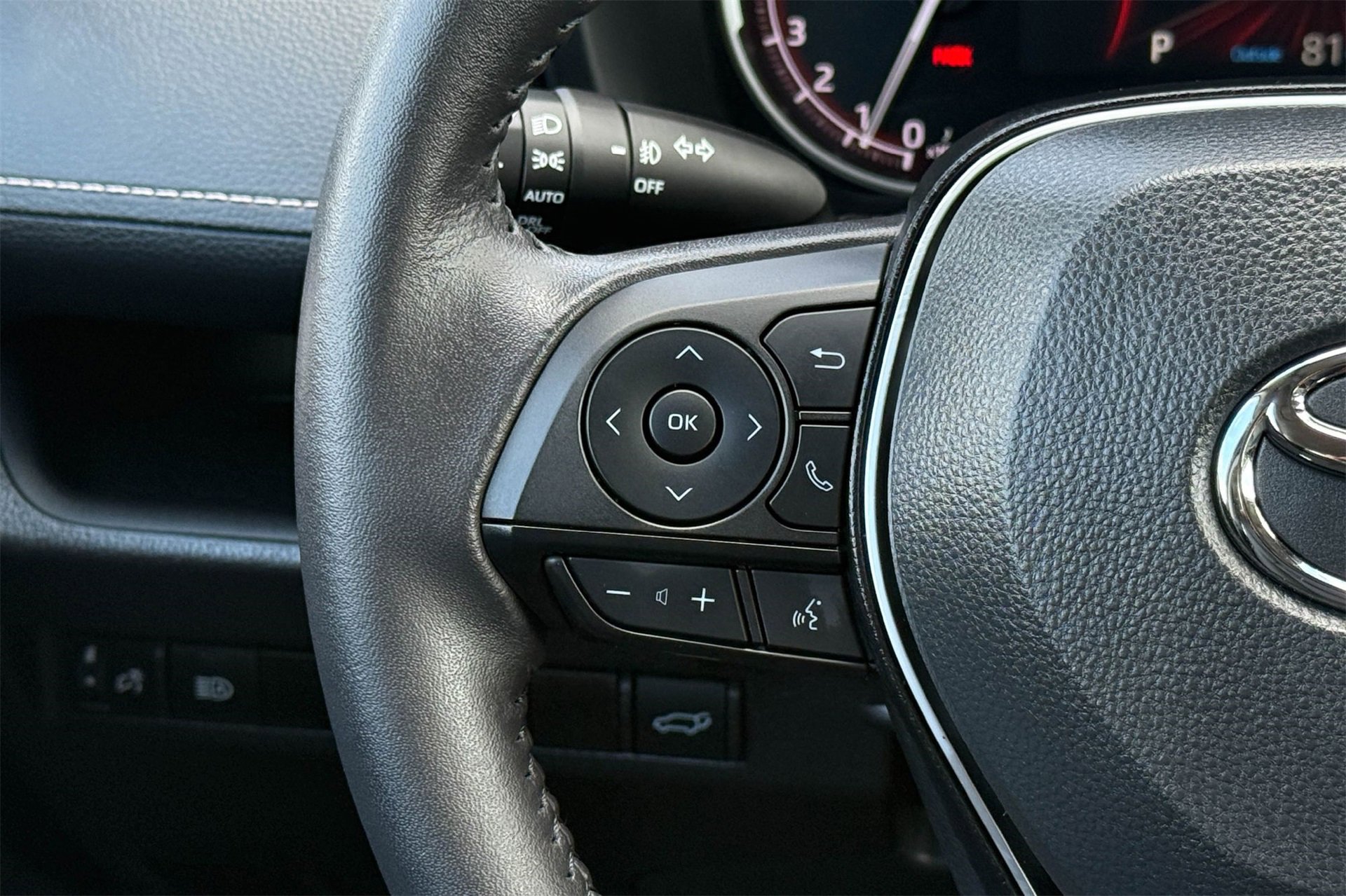 Used 2025 Toyota RAV4 XLE Premium image 22