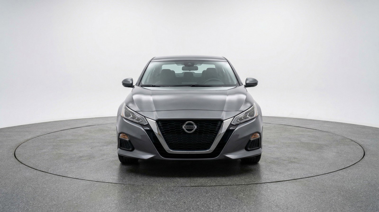 Used 2025 Nissan Altima 2.5 SV image 2