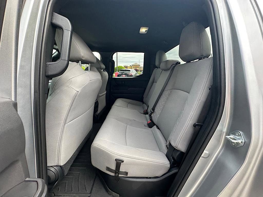 Certified 2024 Toyota Tacoma SR5 AWD/4WD image 16