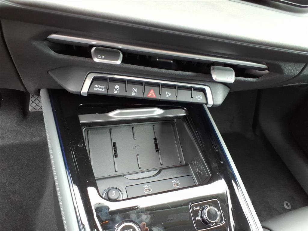 New 2026 Audi Q3 quattro 2.0T AWD/4WD image 19