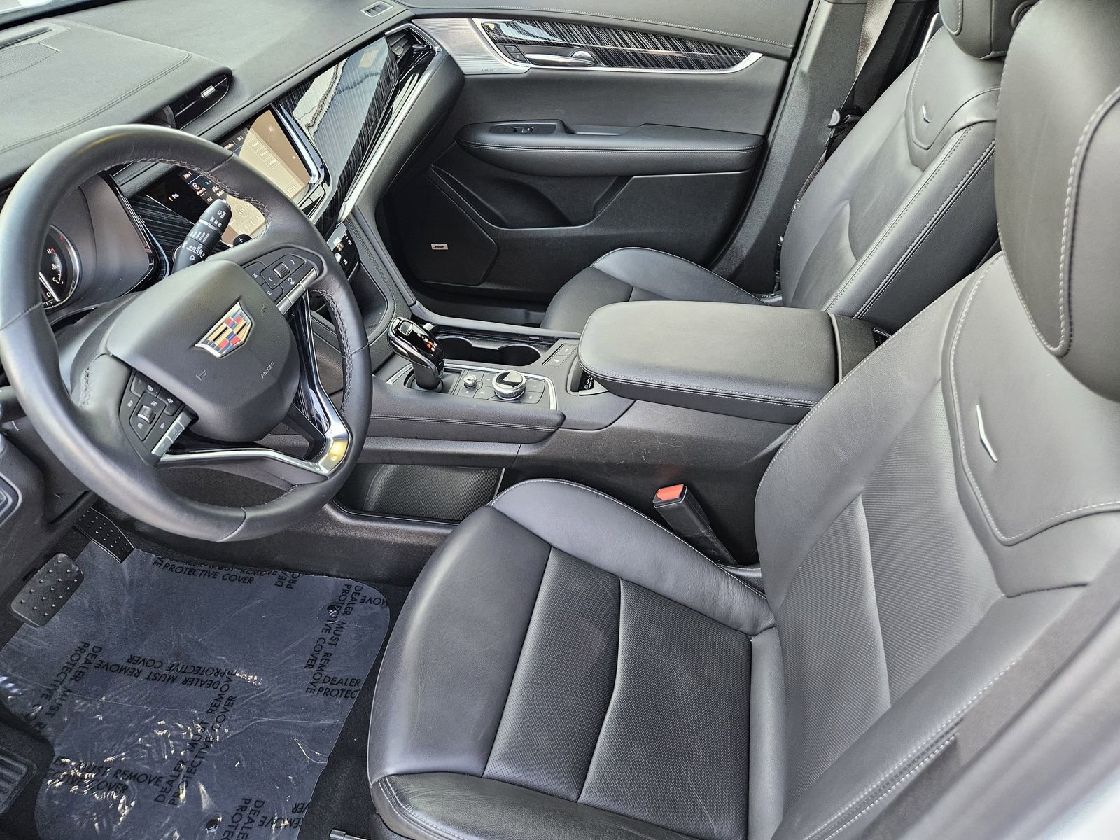 Certified 2025 Cadillac XT6 Premium Luxury image 16