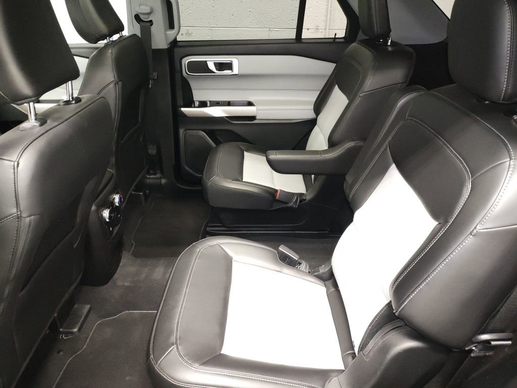 Used 2023 Ford Explorer XLT w/ Equipment Group 202A image 27