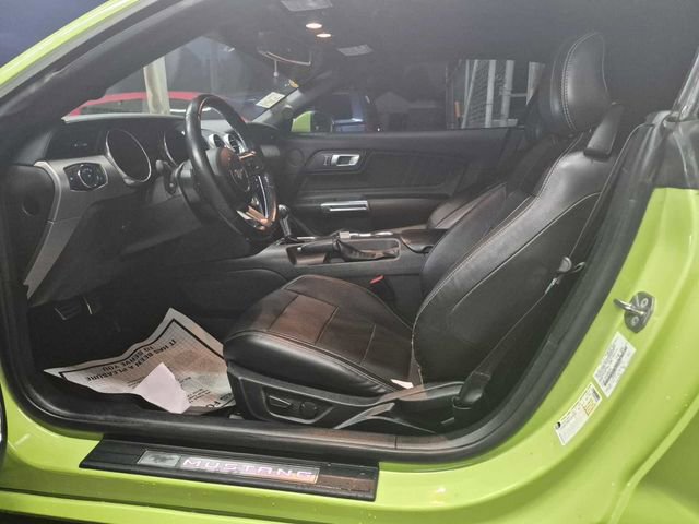 Used 2020 Ford Mustang Premium RWD image 7