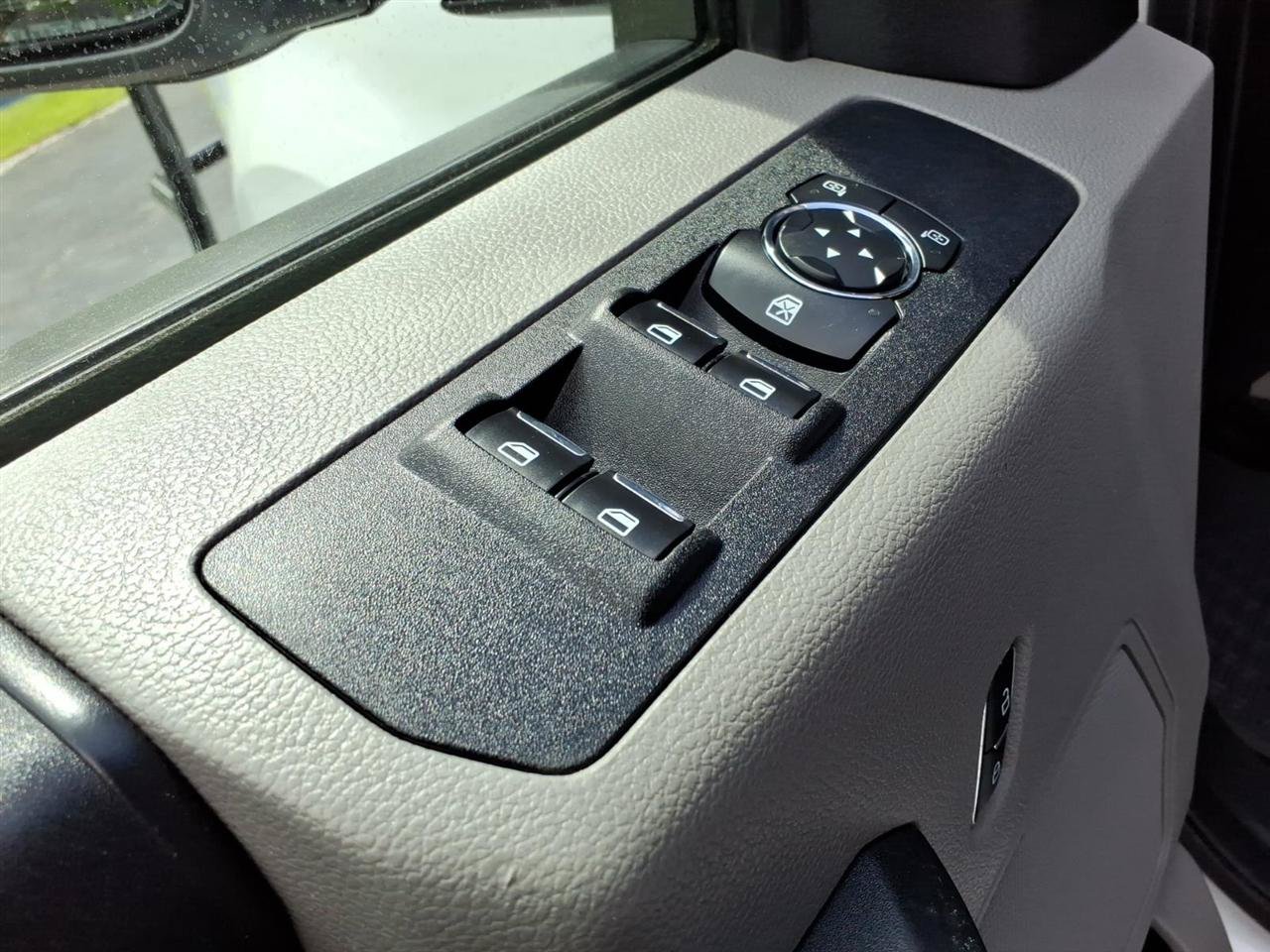 Used 2018 Ford F250 XL w/ Power Equipment Group AWD/4WD image 17
