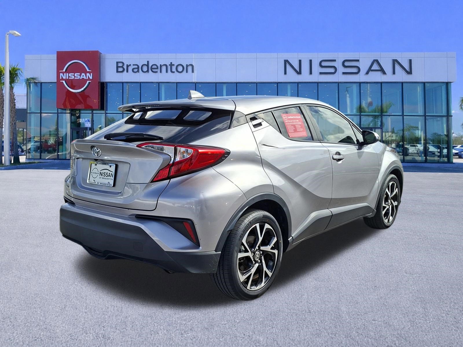 Used 2020 Toyota C-HR XLE image 5