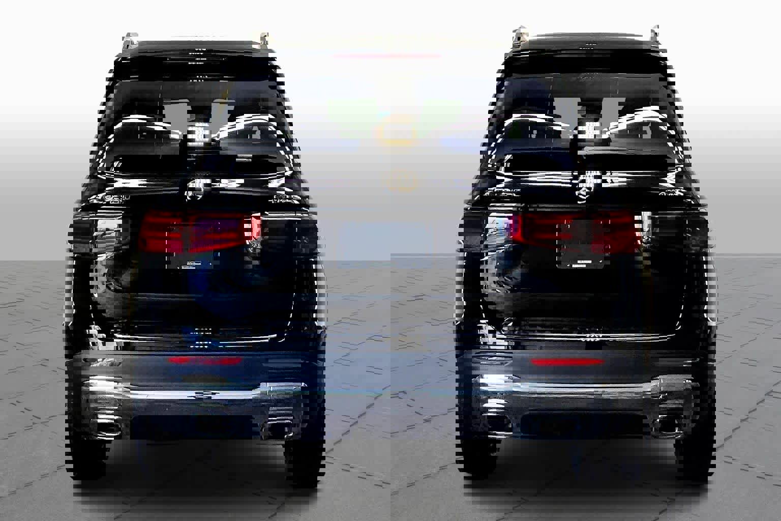 Used 2026 Mercedes-Benz GLB 250 4MATIC image 5