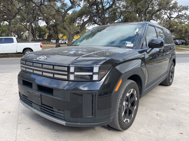 Used 2024 Hyundai Santa Fe SE image 2