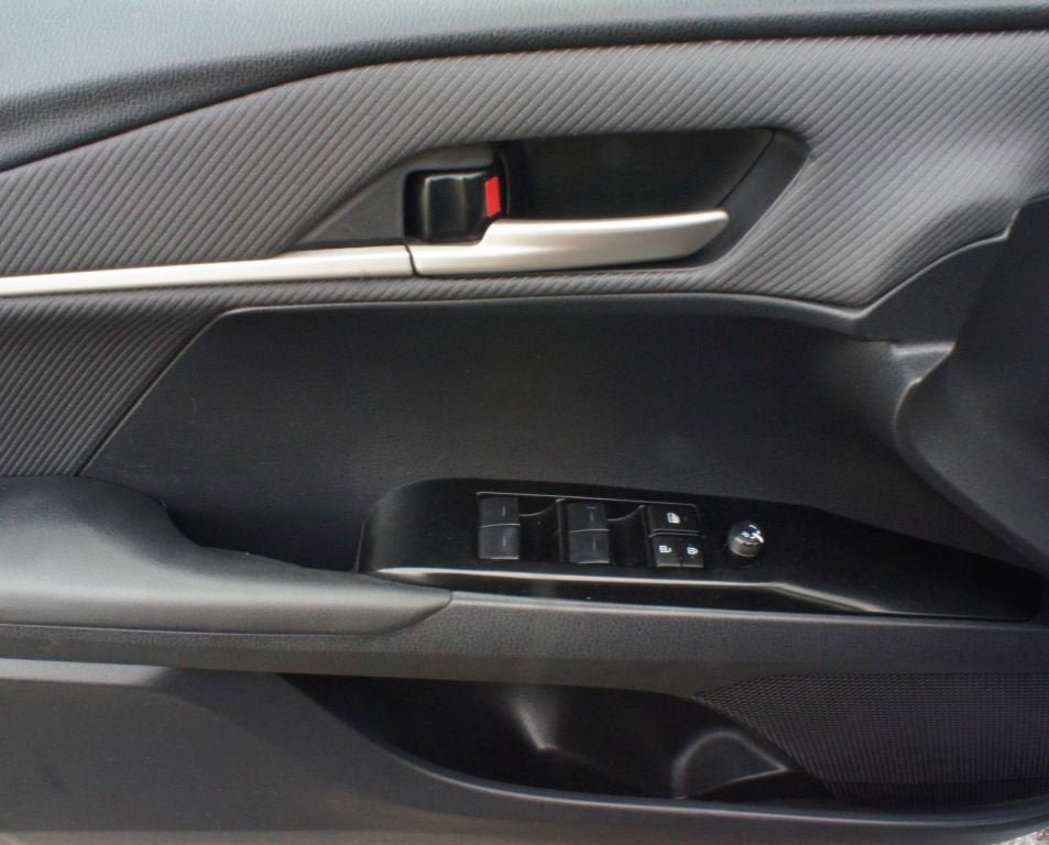 Used 2025 Toyota Camry SE FWD image 28