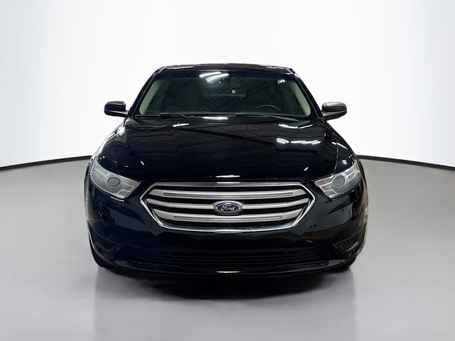 Used 2017 Ford Taurus SE FWD image 2