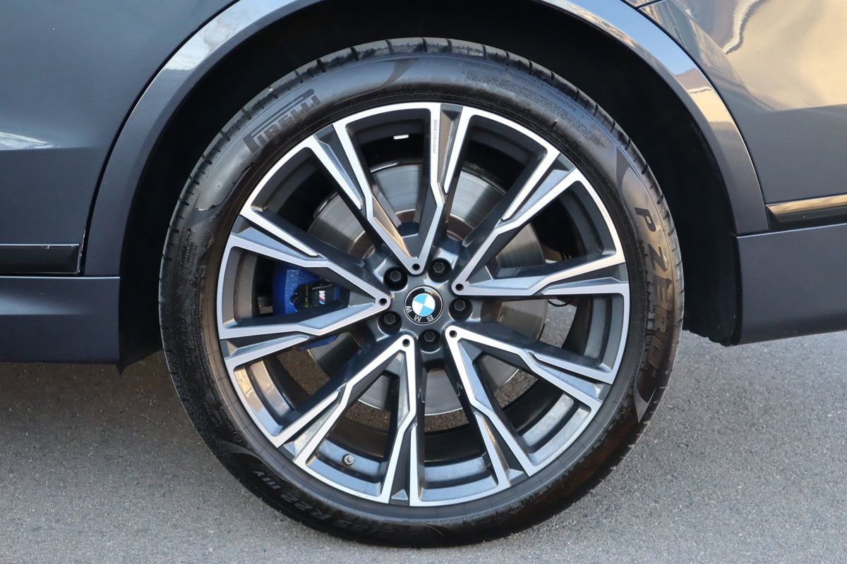 Used 2020 BMW X7 M50i w/ Dynamic Handling Package image 41