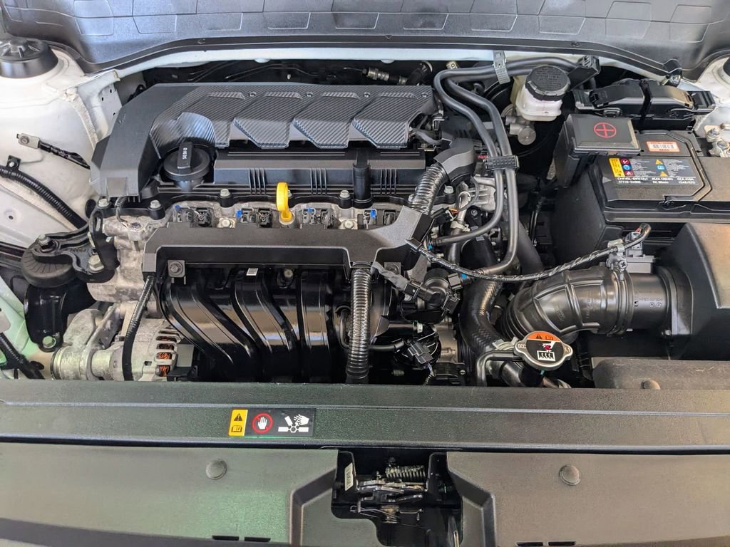 Used 2025 Hyundai Venue SEL image 32