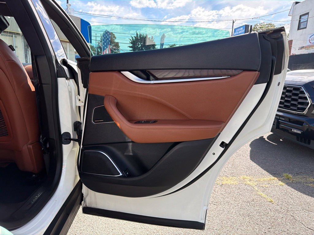 Used 2019 Maserati Levante AWD/4WD image 20