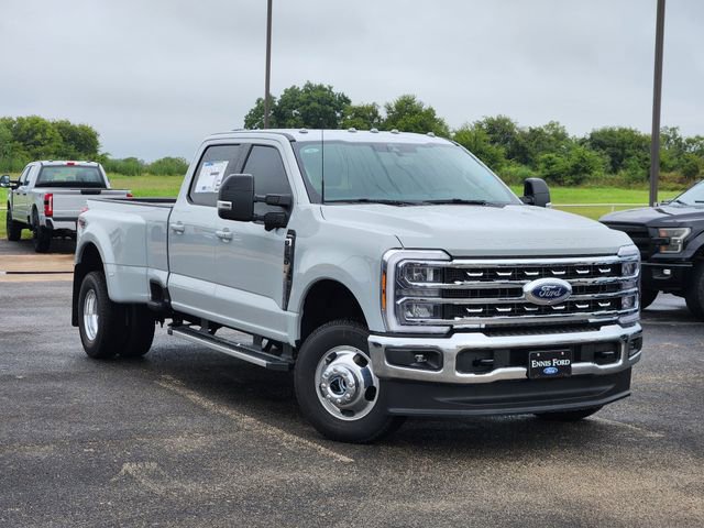 New 2026 Ford F350 Lariat image 2