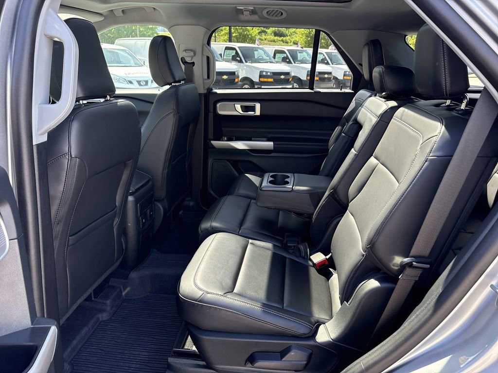 Used 2023 Ford Explorer XLT w/ Equipment Group 202A AWD/4WD image 27