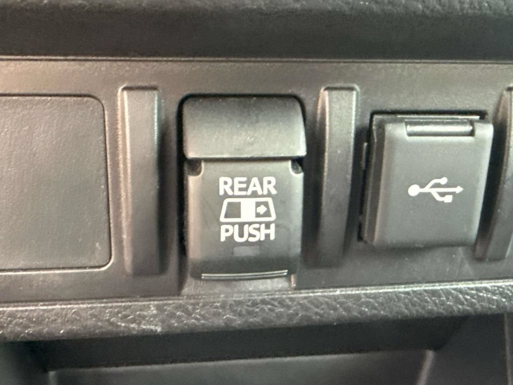 Used 2021 Toyota Tacoma SR5 AWD/4WD image 21