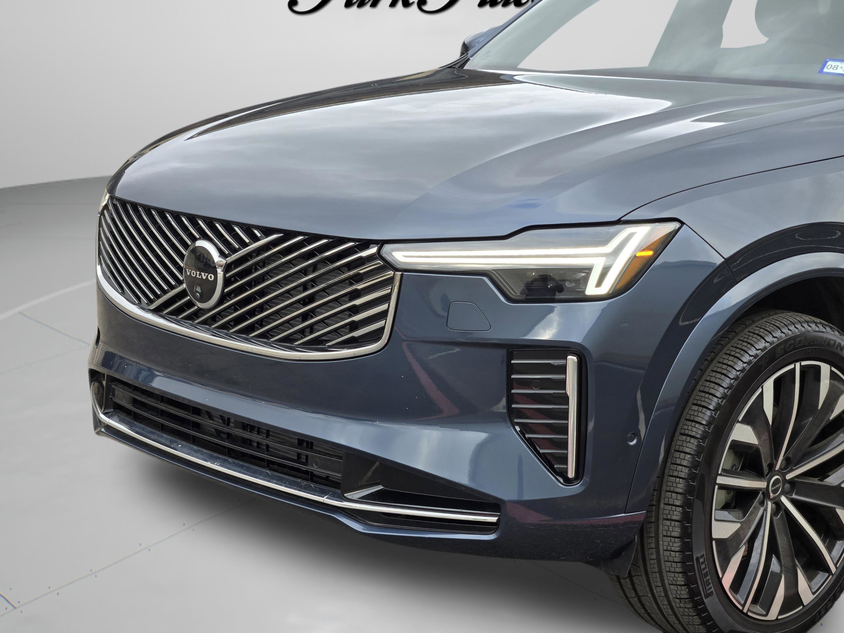 Used 2026 Volvo XC90 B6 Plus w/ Protection Package Premier image 33