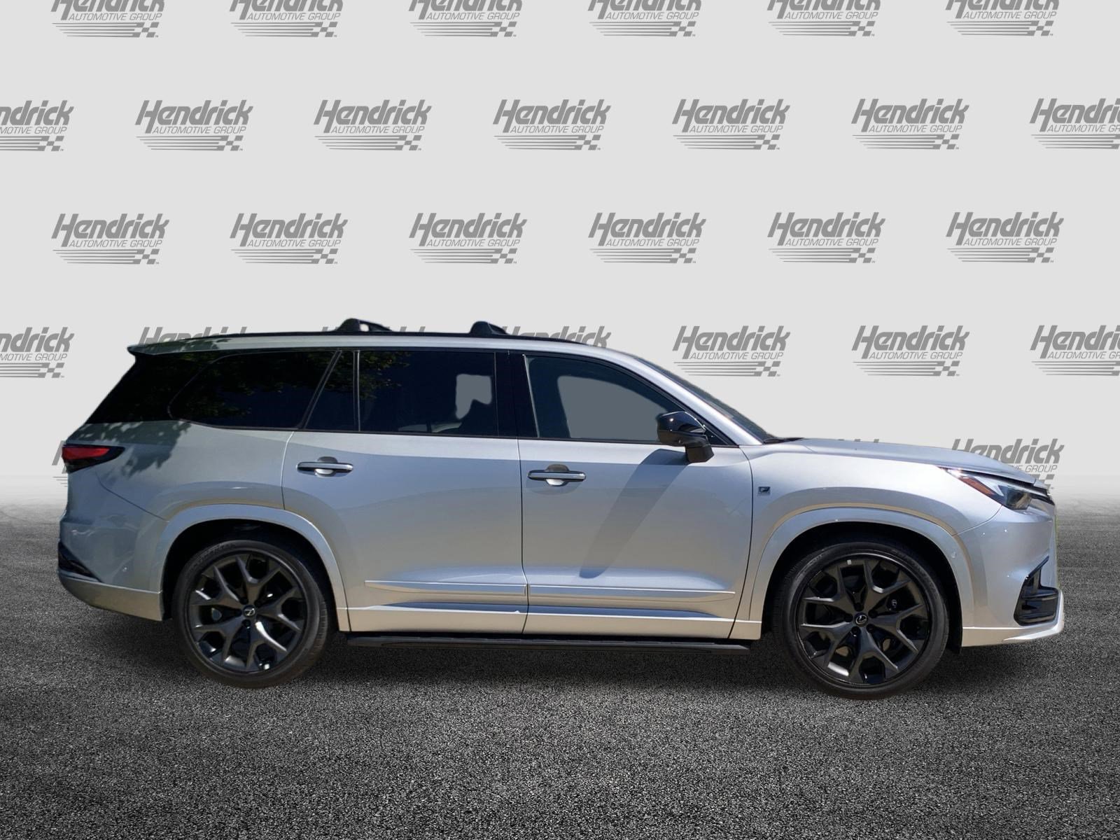 Used 2025 Lexus TX 500h AWD w/ Technology Package image 11
