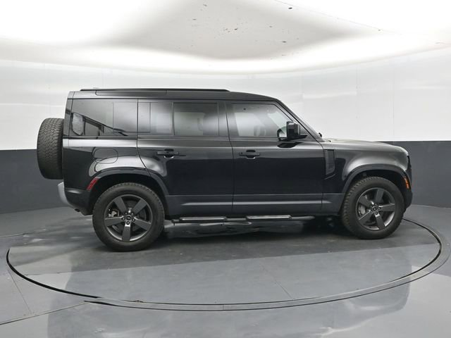 Used 2025 Land Rover Defender 110 S AWD/4WD image 2