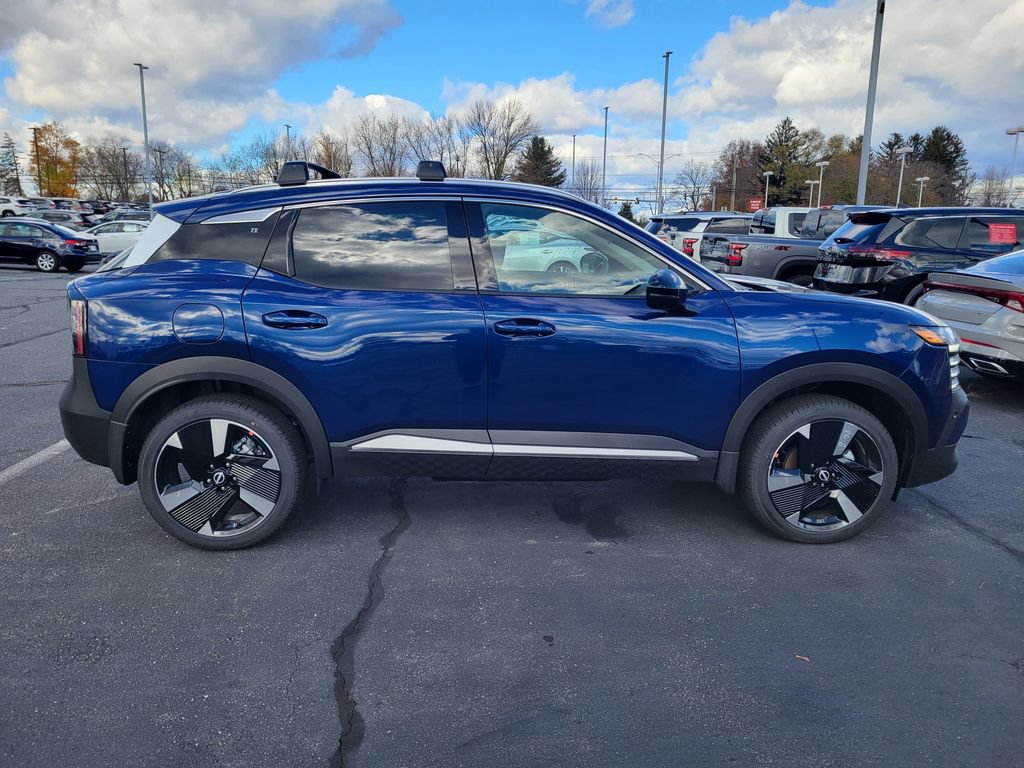 New 2026 Nissan Kicks SR w/ Illumination Package AWD/4WD image 2