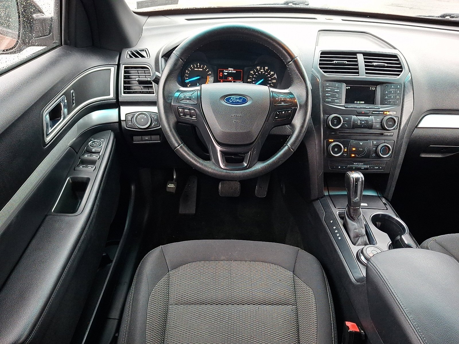 Used 2017 Ford Explorer XLT AWD/4WD image 11