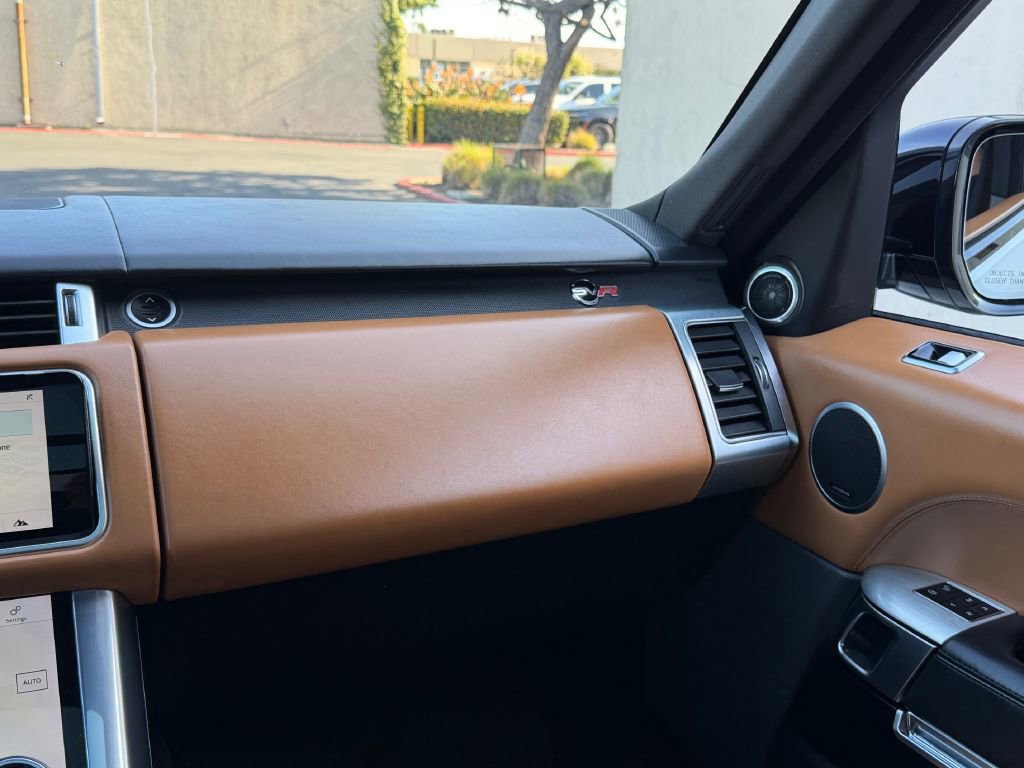 Used 2018 Land Rover Range Rover Sport SVR image 26