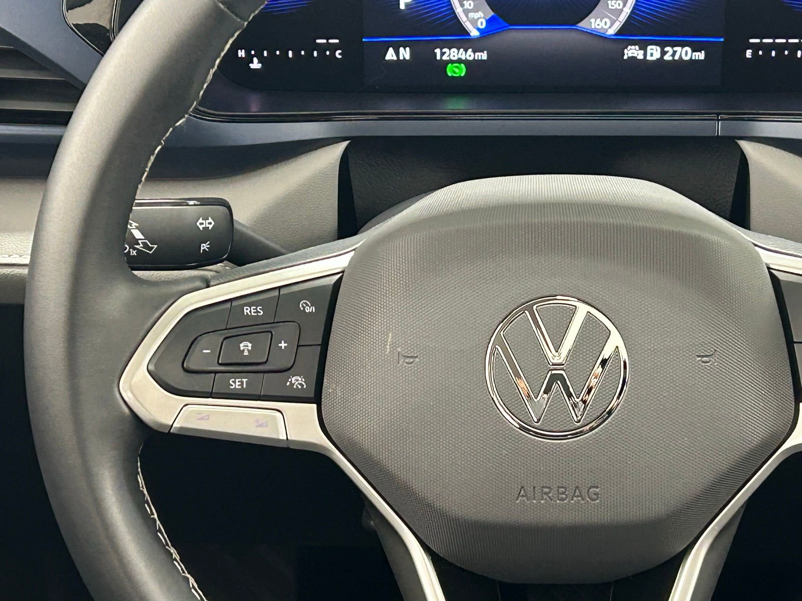 Used 2024 Volkswagen Taos SE w/ Panoramic Sunroof Package image 11