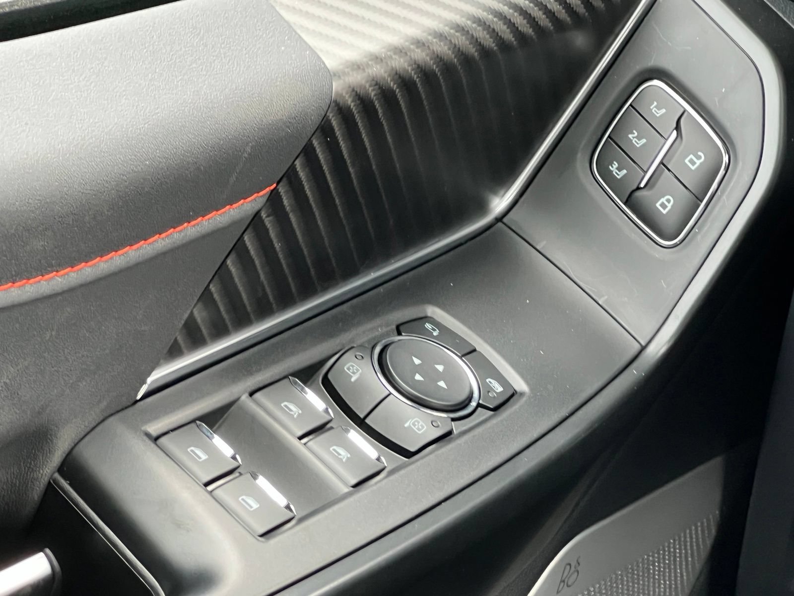 Used 2025 Ford F150 Raptor AWD/4WD image 36
