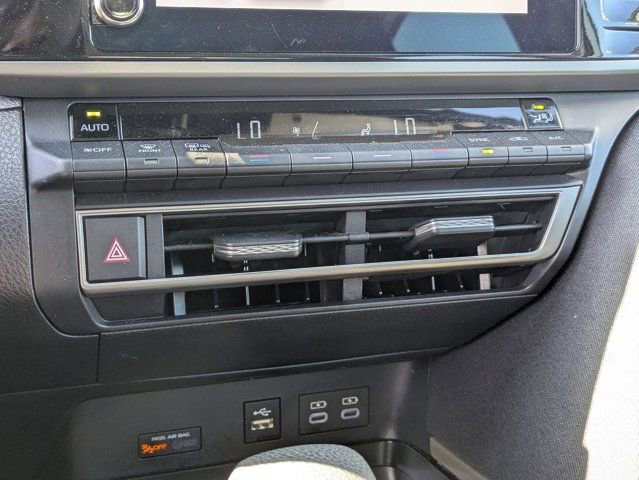 Used 2025 Toyota Camry LE image 17