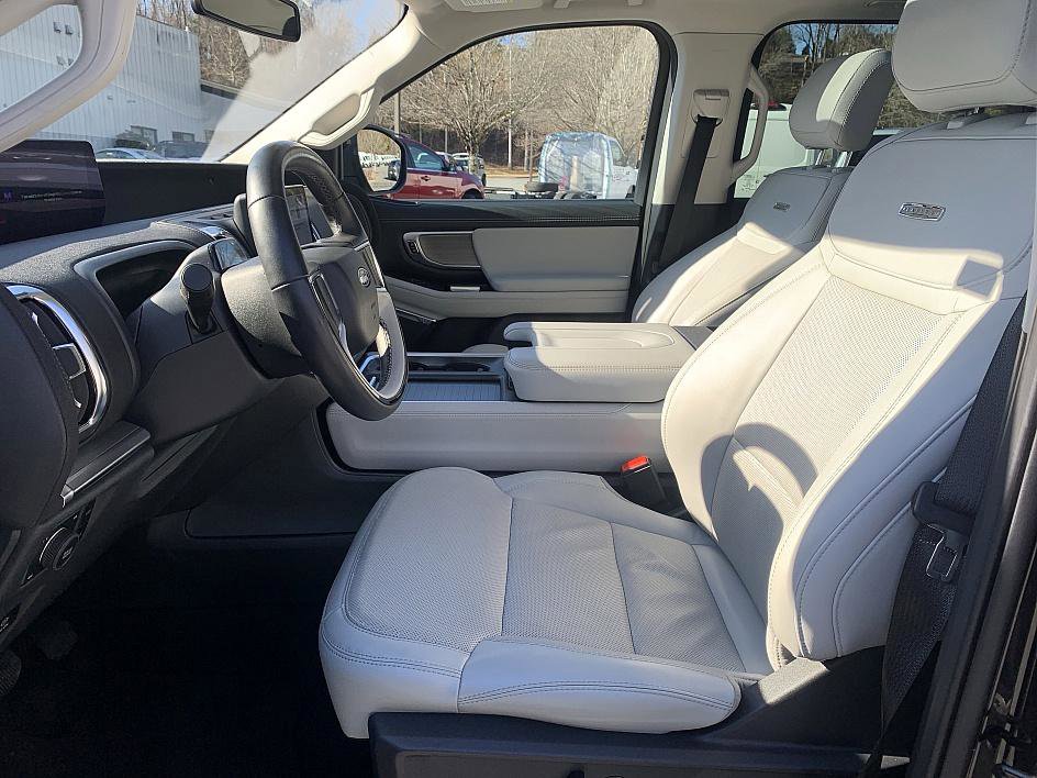 Used 2025 Ford Expedition Max Platinum image 11