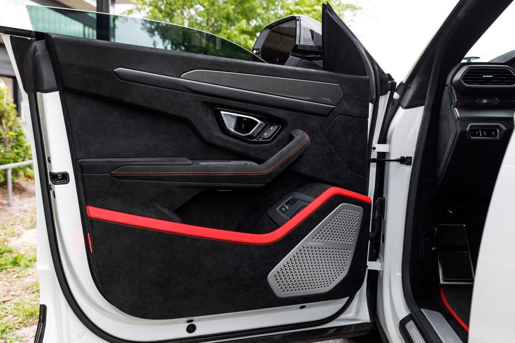 Used 2024 Lamborghini Urus Performante image 28