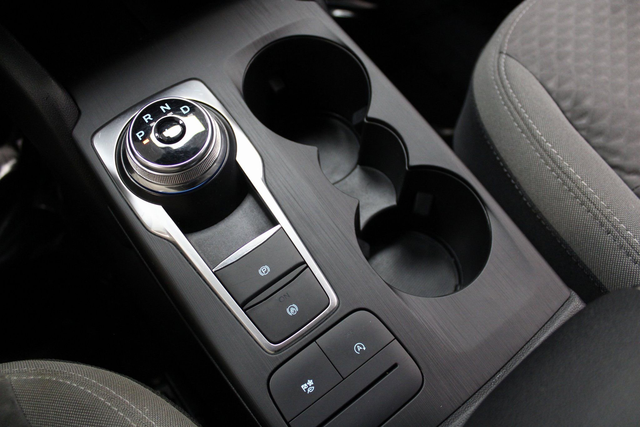 Used 2020 Ford Escape SE image 39