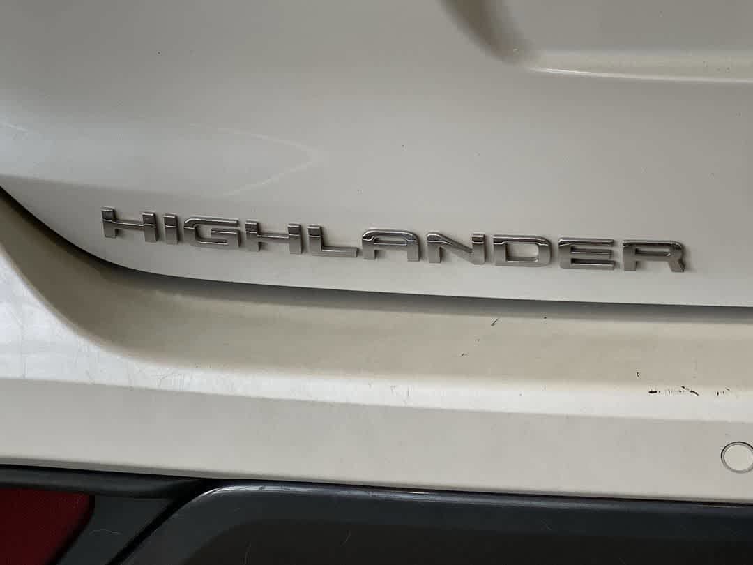 Used 2023 Toyota Highlander Limited AWD/4WD image 11