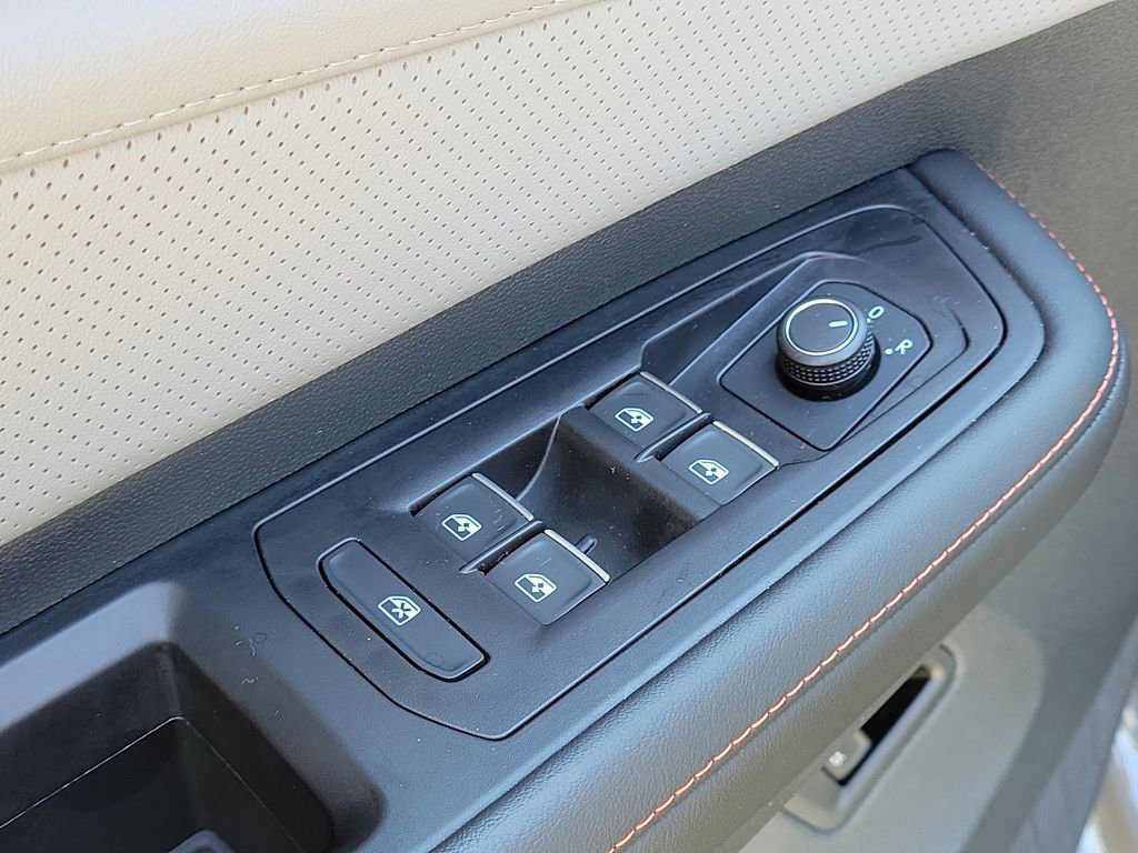 Certified 2025 Volkswagen Atlas Peak Edition SE AWD/4WD image 22