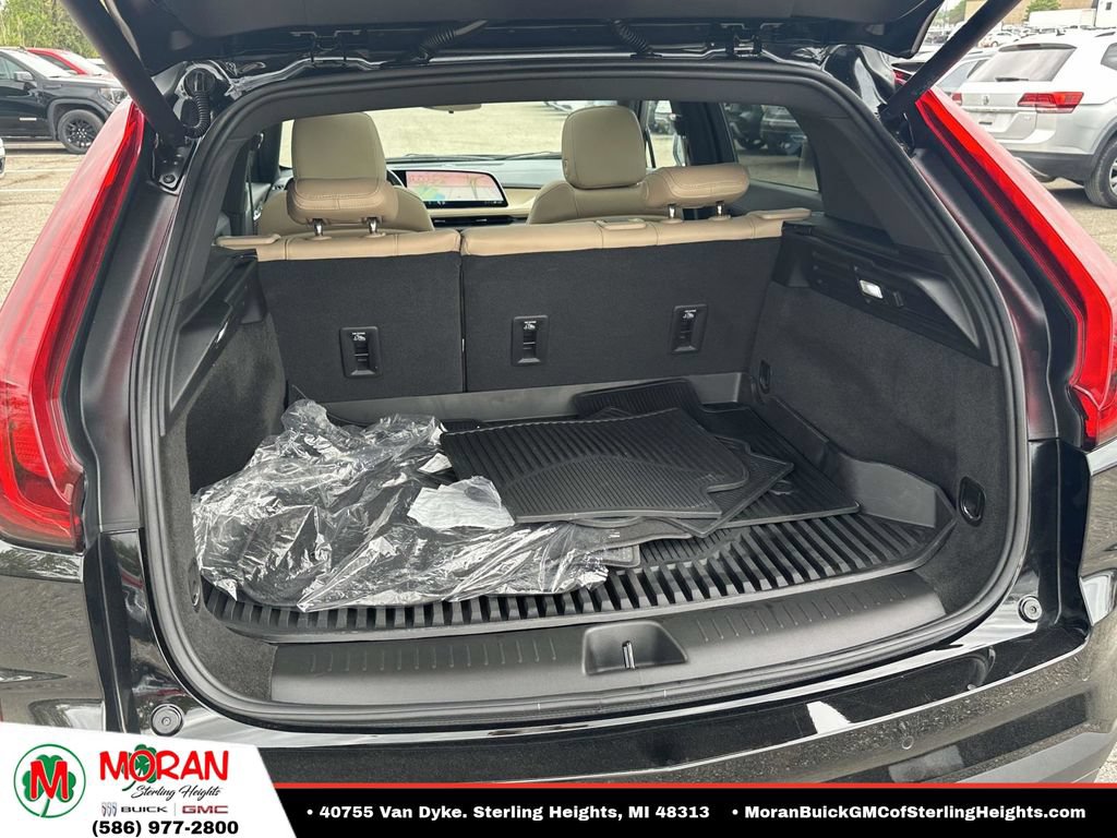 Certified 2024 Cadillac XT4 Luxury w/ Cold Weather Package AWD/4WD image 10