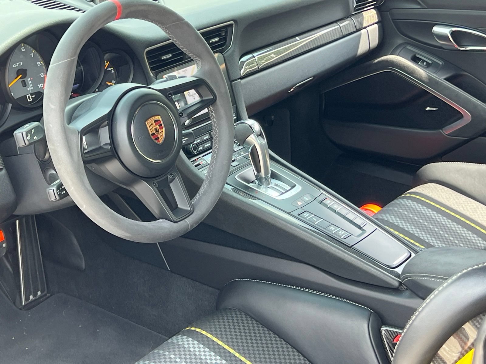 Used 2018 Porsche 911 GT3 w/ Sport Chrono Package RWD image 4