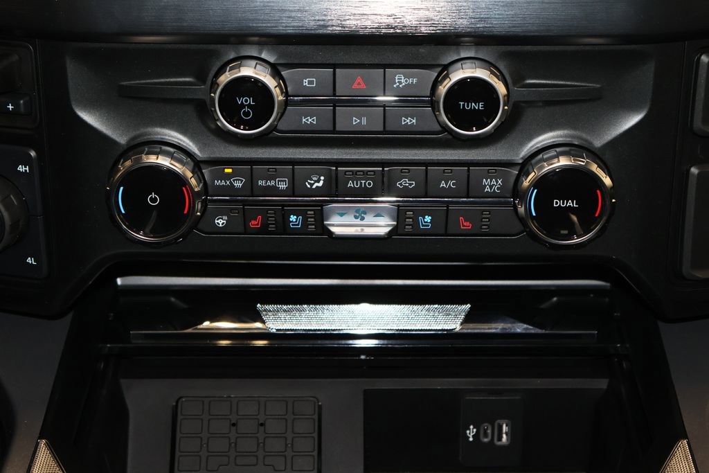 New 2025 Ford F250 Lariat w/ Lariat Ultimate Package image 28