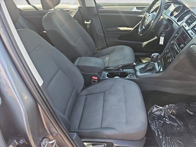 Used 2019 Volkswagen Golf SE FWD image 19