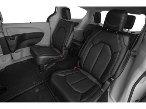 Certified 2024 Chrysler Pacifica Touring-L FWD image 16