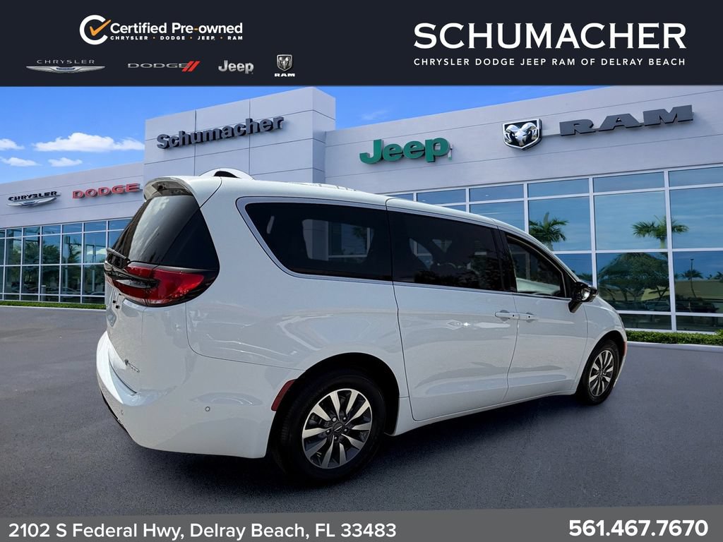 Used 2025 Chrysler Pacifica Select FWD image 7