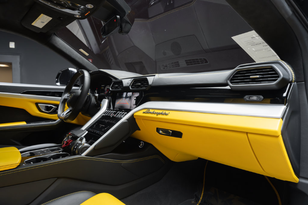 Used 2020 Lamborghini Urus AWD/4WD image 37