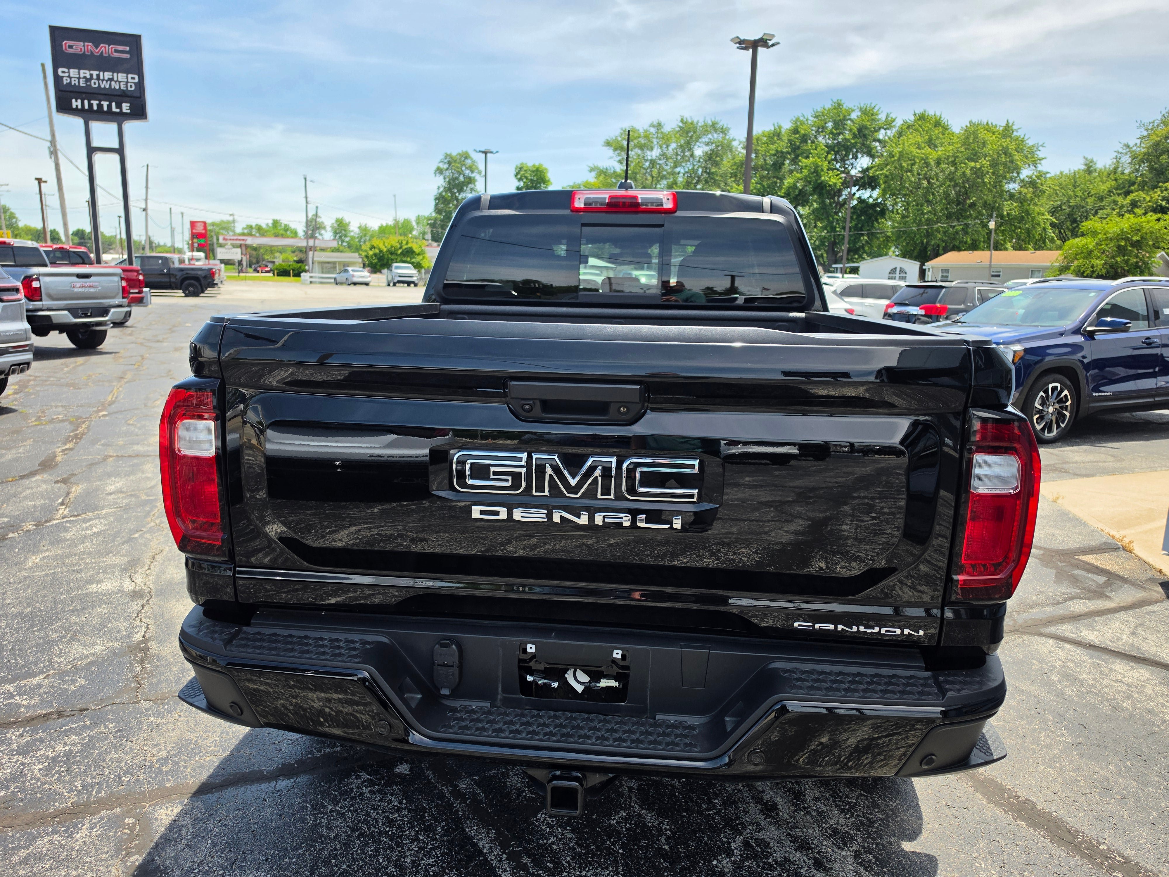 Used 2024 GMC Canyon Denali AWD/4WD image 5